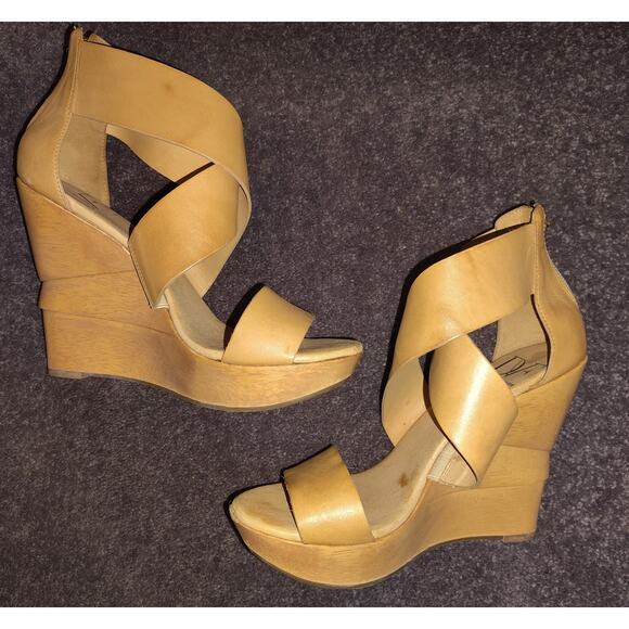 NEW DVF Opal 5" Leather & Wood Wedge Sandal Sz 8 - Picture 1 of 6